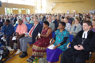 Gottesdienst mit Gästen aus Laulu am Pfingstmontag 2015 in der Hohenzollernhalle Heilsbronnn Gottesdienst mit Gästen aus Laulu am Pfingstmontag 2015 in der Hohenzollernhalle Heilsbronn