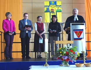 Fürbitten mit Vertretern der fünf Gemeinden Fürbitten mit Vertretern der fünf Gemeinden